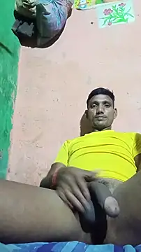 Snapshot of BiggerDickGuy chatting on November 2025 03:35:01 PM BiggerDickGuy online show from November 2025 03:35:01 PM