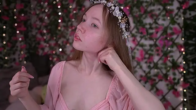 Petite Polly online show from February 2026 06:06:01 PM