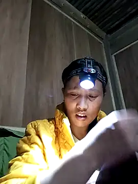 jerry-xx online show from December 2025 12:01:02 PM