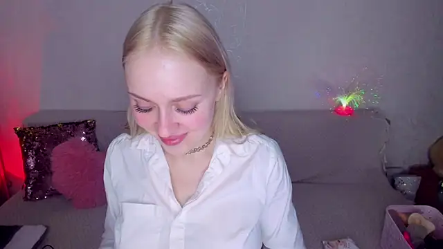 CeaneLino online show from February 2026 04:12:02 PM