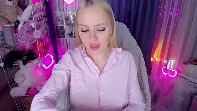 CeaneLino online show from March 2026 05:18:02 PM