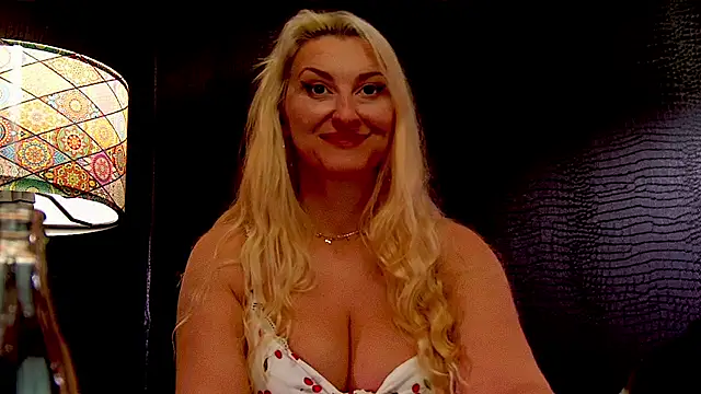 LeticiaReys online show from December 2025 07:42:01 PM