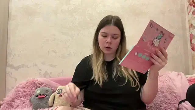 Crave Elise online show from November 2025 12:05:01 AM