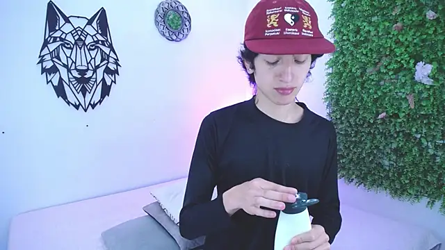 Snapshot of Emo_Boy_ chatting on November 2025 12:48:02 PM Emo Boy online show from November 2025 12:48:02 PM