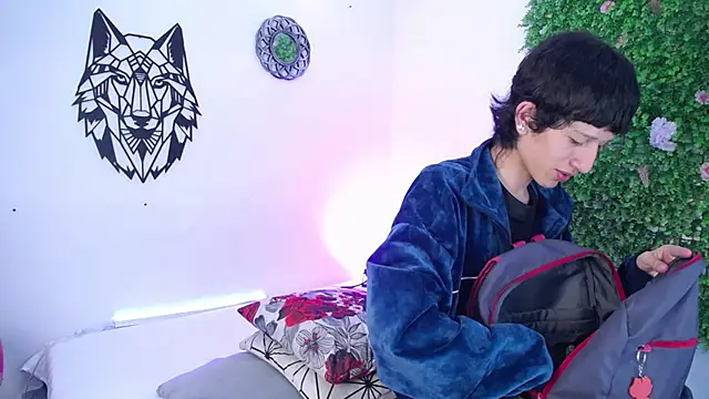 Snapshot of Emo_Boy_ chatting on December 2025 12:32:02 PM Emo Boy online show from December 2025 12:32:02 PM