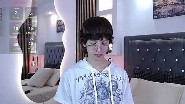 Emo Boy  online show from March 2026 08:41:01 PM