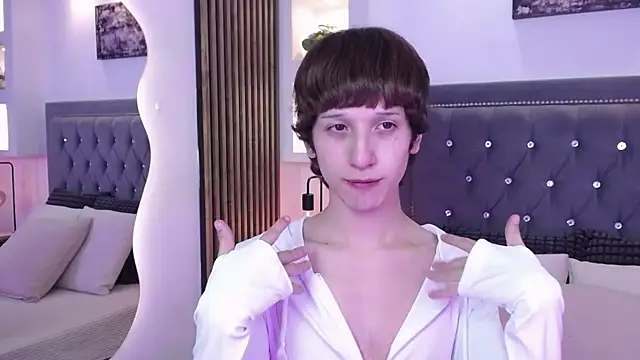 Emo Boy  online show from May 2026 09:13:01 PM