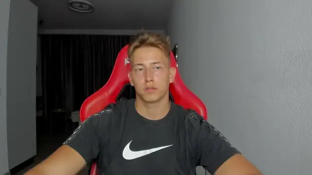 Snapshot of find0m_master chatting on November 2025 08:43:02 PM find0m master online show from November 2025 08:43:02 PM