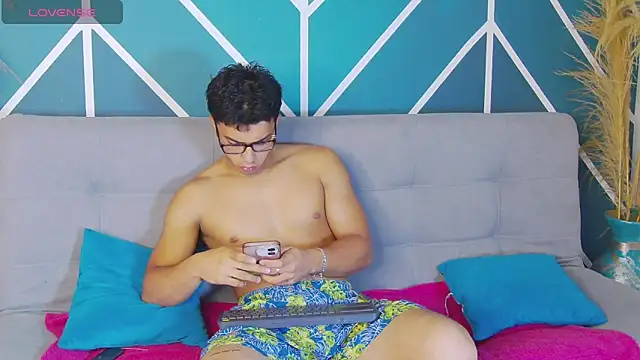 Snapshot of Stefano_Calle chatting on November 2025 12:15:02 PM Stefano Calle online show from November 2025 12:15:02 PM