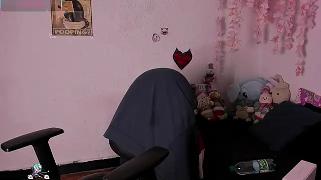 Snapshot of Emilycollei chatting on November 2025 09:13:02 AM Emilycollei online show from November 2025 09:13:02 AM