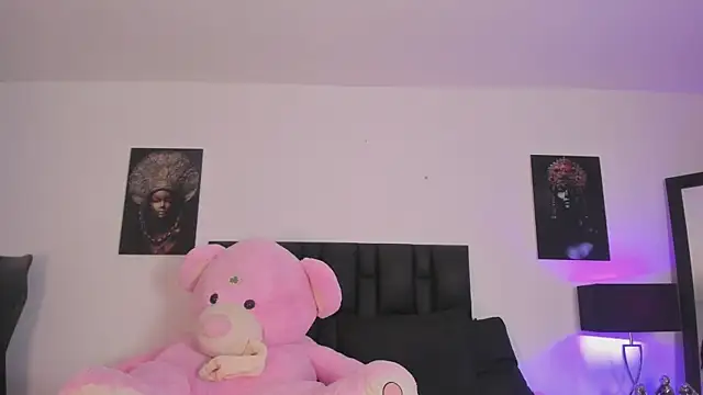 SaradaParker online show from April 2026 04:59:02 PM