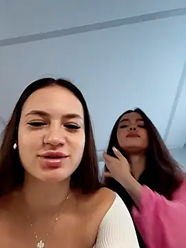 Snapshot of MayaGlow chatting on November 2025 05:35:02 AM MayaGlow online show from November 2025 05:35:02 AM