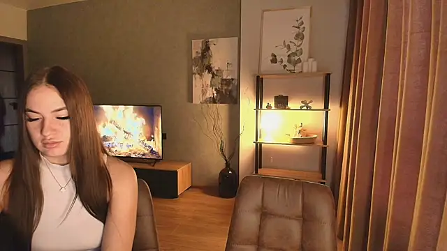 Snapshot of MayaGlow chatting on December 2025 05:27:02 AM MayaGlow online show from December 2025 05:27:02 AM