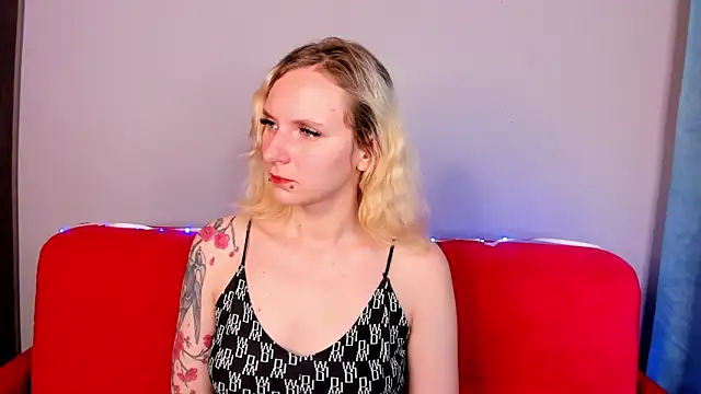 LikiLips online show from October 2025 01:50:01 AM