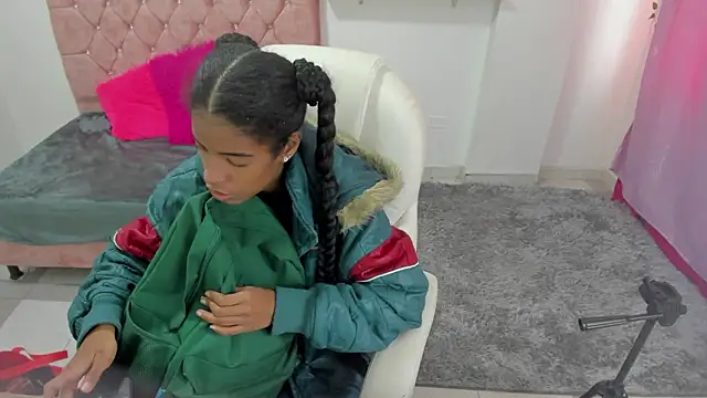 thianahorny online show from February 2026 02:16:02 PM