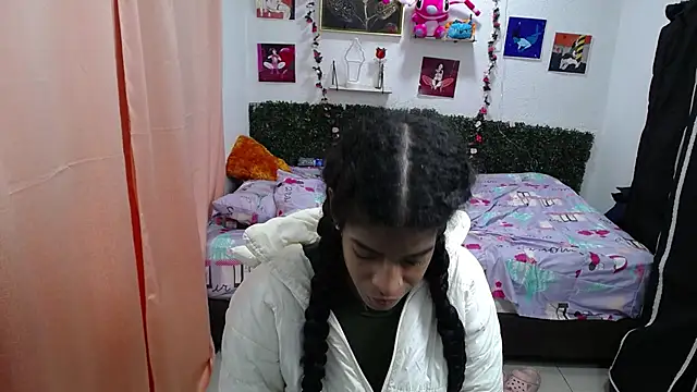 thianahorny online show from April 2026 12:39:01 PM