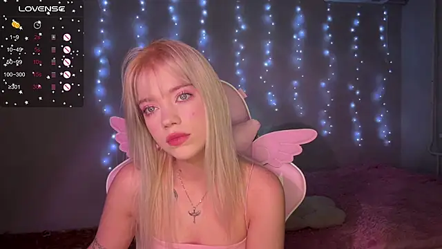 myprettylola online show from December 2025 07:31:01 PM