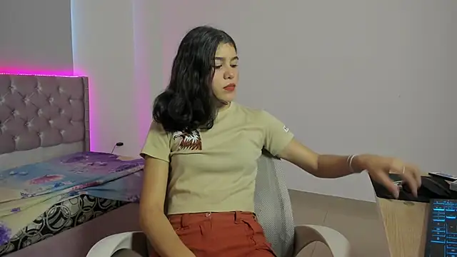 Snapshot of beiby_glow chatting on October 2025 03:04:01 PM beiby glow online show from October 2025 03:04:01 PM