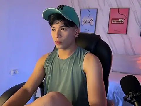 Snapshot of David_Nova chatting on November 2025 12:44:01 AM David Nova online show from November 2025 12:44:01 AM