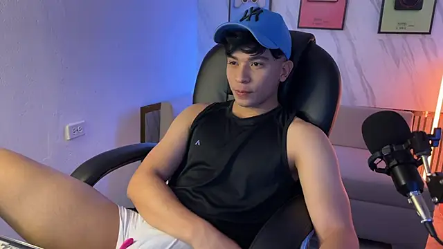 Snapshot of David_Nova chatting on November 2025 12:05:02 PM David Nova online show from November 2025 12:05:02 PM