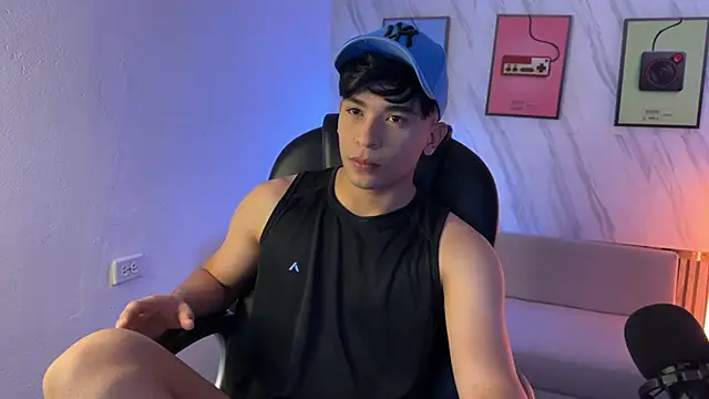 Snapshot of David_Nova chatting on November 2025 12:43:02 AM David Nova online show from November 2025 12:43:02 AM