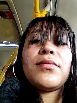 Snapshot of Mariana_21xx chatting on October 2025 12:05:01 PM Mariana 21xx online show from October 2025 12:05:01 PM