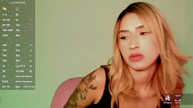 Snapshot of Ashleyroys_111 chatting on November 2025 03:33:02 PM Ashleyroys 111 online show from November 2025 03:33:02 PM