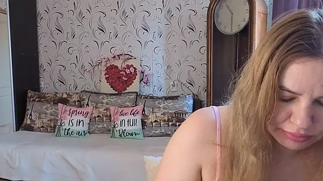Snapshot of Passion-Blondy chatting on June 2026 10:08:01 AM Passion-Blondy online show from June 2026 10:08:01 AM