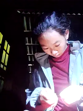 gio-thu online show from November 2025 12:43:02 AM