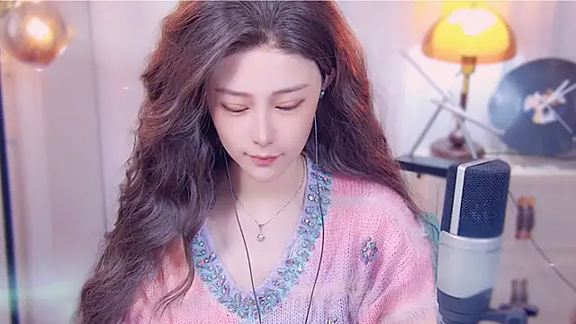 Snapshot of cherry-fa chatting on October 2025 03:18:01 AM cherry-fa online show from October 2025 03:18:01 AM