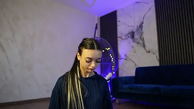 RachelRavee online show from March 2026 05:24:01 AM