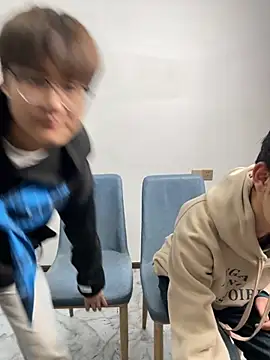 KK-cuteboy online show from November 2025 10:04:02 AM