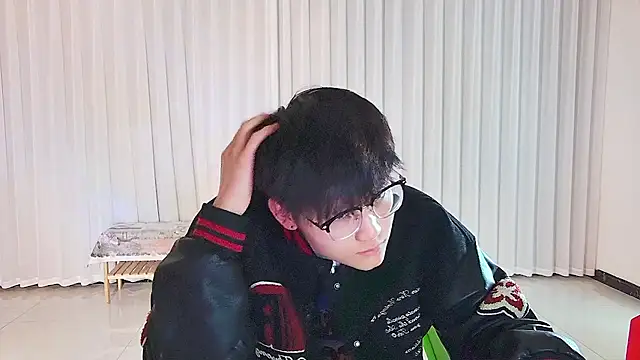 KK-cuteboy online show from April 2026 05:10:01 AM