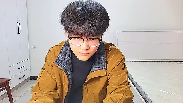 KK-cuteboy online show from May 2026 12:21:02 PM