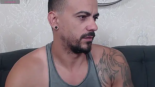 Snapshot of RyanVibe chatting on October 2025 11:22:01 AM RyanVibe online show from October 2025 11:22:01 AM