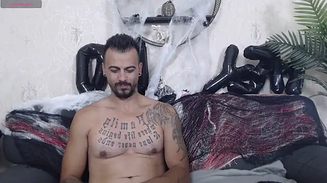 Snapshot of RyanVibe chatting on October 2025 11:44:02 AM RyanVibe online show from October 2025 11:44:02 AM