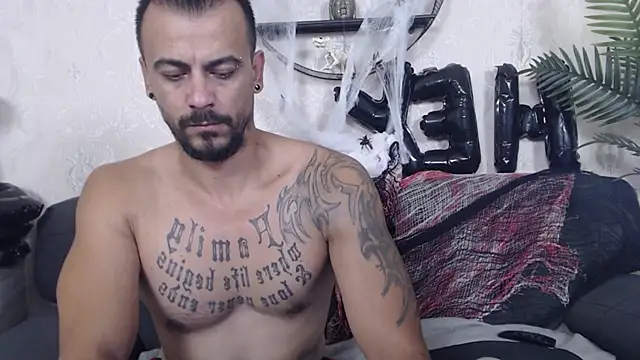 Snapshot of RyanVibe chatting on October 2025 11:42:01 AM RyanVibe online show from October 2025 11:42:01 AM