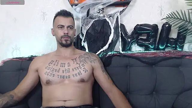 Snapshot of RyanVibe chatting on October 2025 04:09:02 PM RyanVibe online show from October 2025 04:09:02 PM