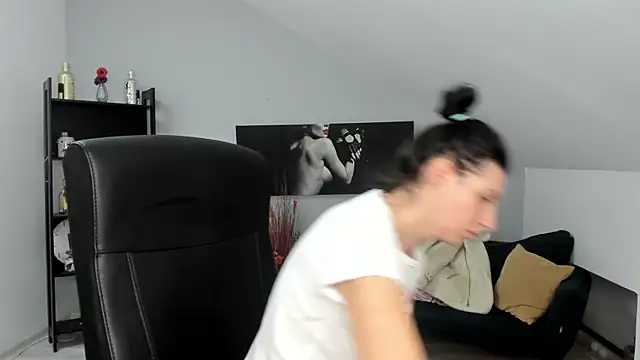 BettyJamess online show from November 2025 04:12:02 AM