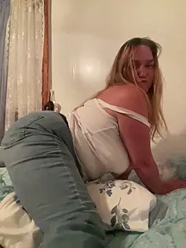 SugarMilkandHoney online show from October 2025 01:14:02 AM