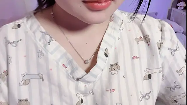 Snapshot of BeChinh_Lee chatting on April 2026 05:28:01 PM BeChinh Lee online show from April 2026 05:28:01 PM