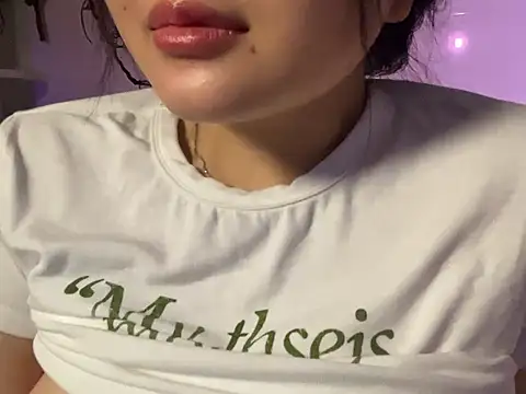 Snapshot of BeChinh_Lee chatting on May 2026 06:50:01 PM BeChinh Lee online show from May 2026 06:50:01 PM