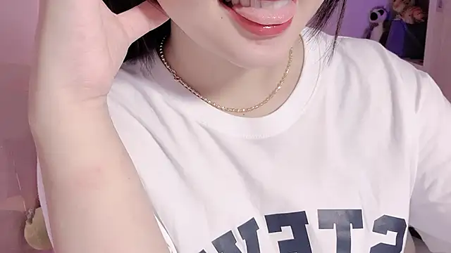 Snapshot of BeChinh_Lee chatting on June 2026 04:40:01 AM BeChinh Lee online show from June 2026 04:40:01 AM