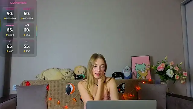 Snapshot of ElizaPurrr chatting on October 2025 11:05:01 AM ElizaPurrr online show from October 2025 11:05:01 AM