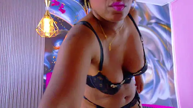 ChannelCroix online show from November 2025 07:43:01 PM