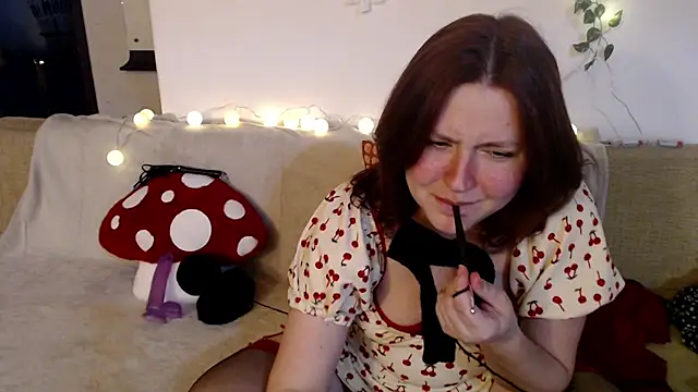 Snapshot of Lilith__moon chatting on October 2025 07:23:01 PM Lilith moon online show from October 2025 07:23:01 PM