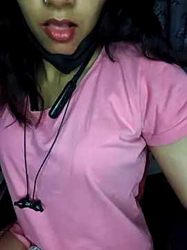 Snapshot of Royal_Shona chatting on October 2025 07:14:02 PM Royal Shona online show from October 2025 07:14:02 PM