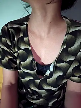 Snapshot of Royal_Shona chatting on November 2025 06:35:01 PM Royal Shona online show from November 2025 06:35:01 PM