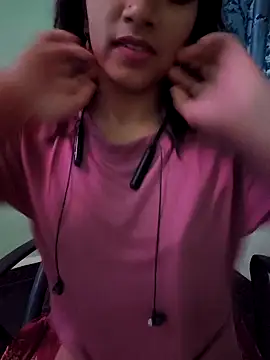 Snapshot of Royal_Shona chatting on November 2025 07:27:01 PM Royal Shona online show from November 2025 07:27:01 PM