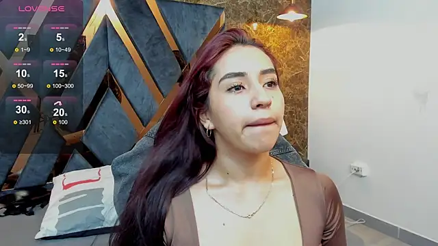 Snapshot of Vittoria_Conti_ chatting on April 2026 05:17:01 PM Vittoria Conti online show from April 2026 05:17:01 PM